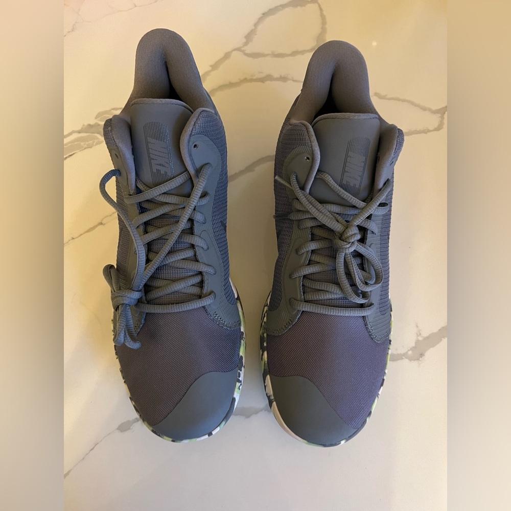 Mens Nike Sneakers Size 10